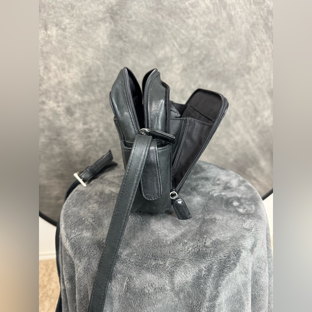 Tignanello Black Leather Crossbody Organizer Bag - Picture 3 of 11